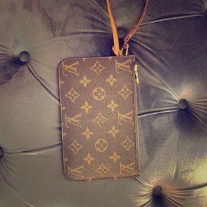 Louis Vuitton neverful wristlet